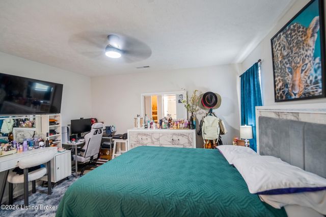 9631 Riverwalk Ave, Louisville, KY 40229