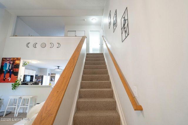 9631 Riverwalk Ave, Louisville, KY 40229