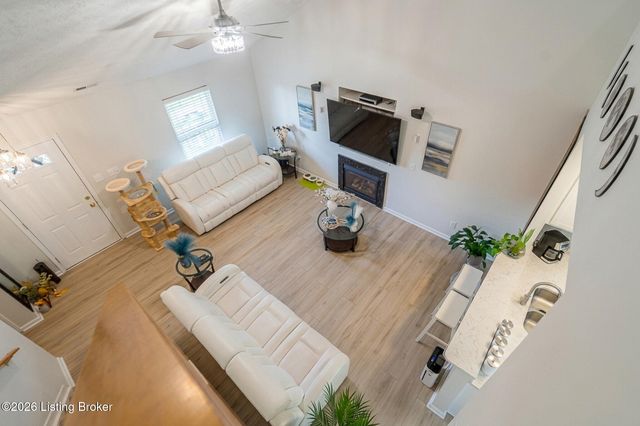 9631 Riverwalk Ave, Louisville, KY 40229