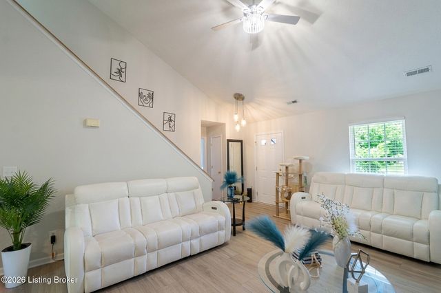 9631 Riverwalk Ave, Louisville, KY 40229