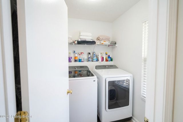 9631 Riverwalk Ave, Louisville, KY 40229