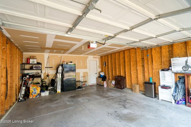 9631 Riverwalk Ave, Louisville, KY 40229