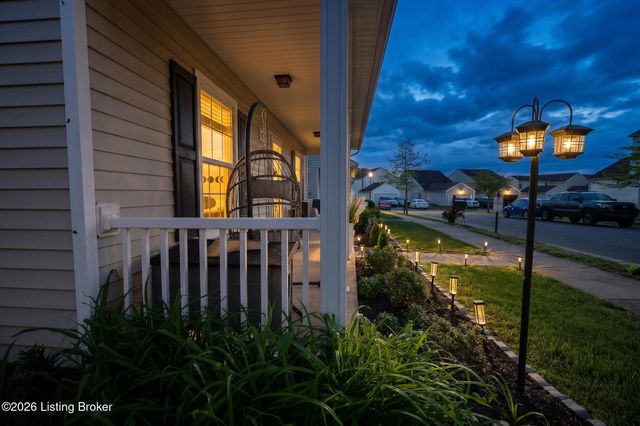 9631 Riverwalk Ave, Louisville, KY 40229