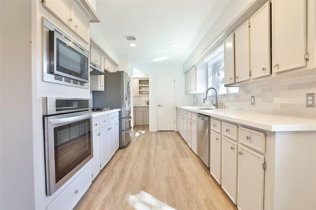 810 Palm Grove Circle, Sugar Land, TX 77498