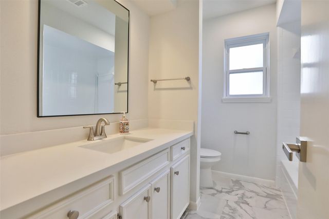 810 Palm Grove Circle, Sugar Land, TX 77498