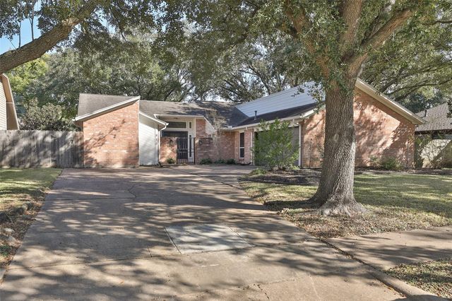 810 Palm Grove Circle, Sugar Land, TX 77498