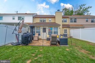 68 GREENWOODS DR, Horsham, PA 19044