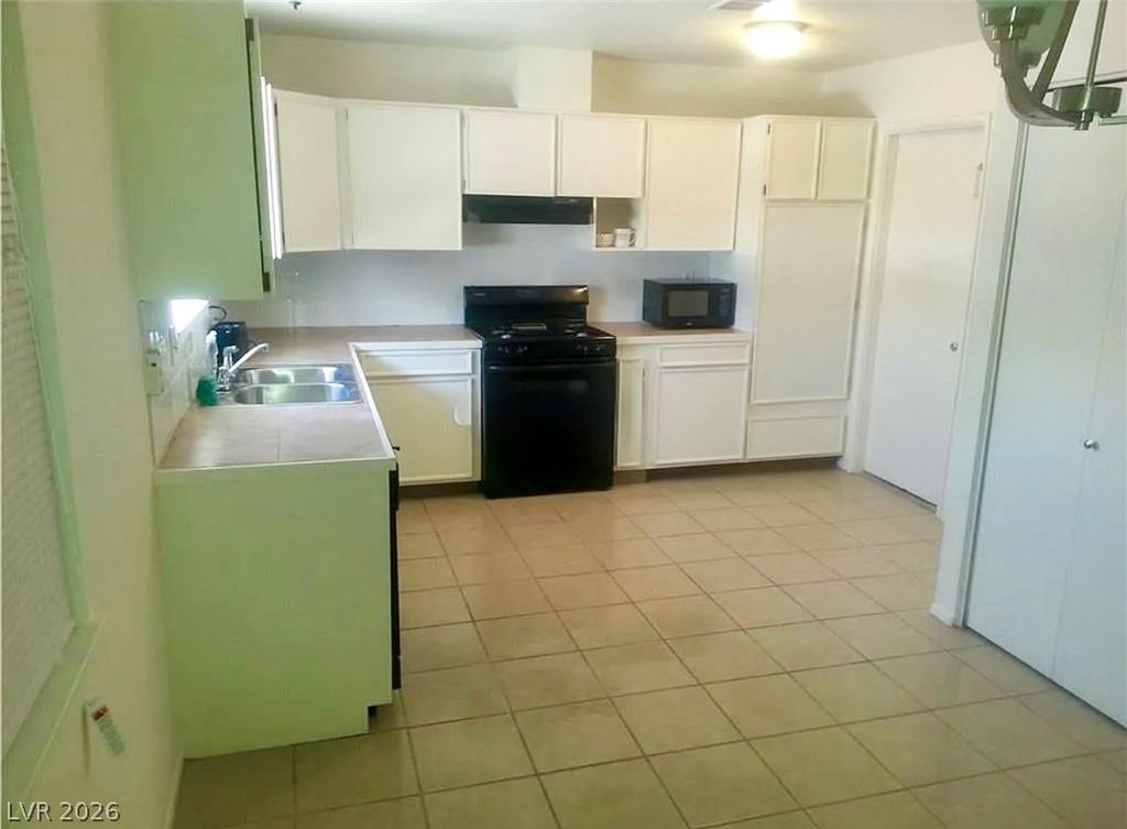 7120 Pinedale Avenue, Las Vegas, NV 89145 — photo 2