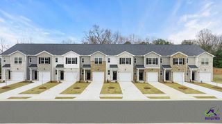 204 Kenmore Circle, Perry, GA 31069