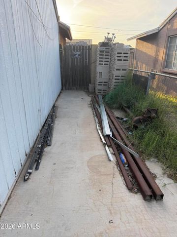 306 N 2ND Avenue, Avondale, AZ 85323