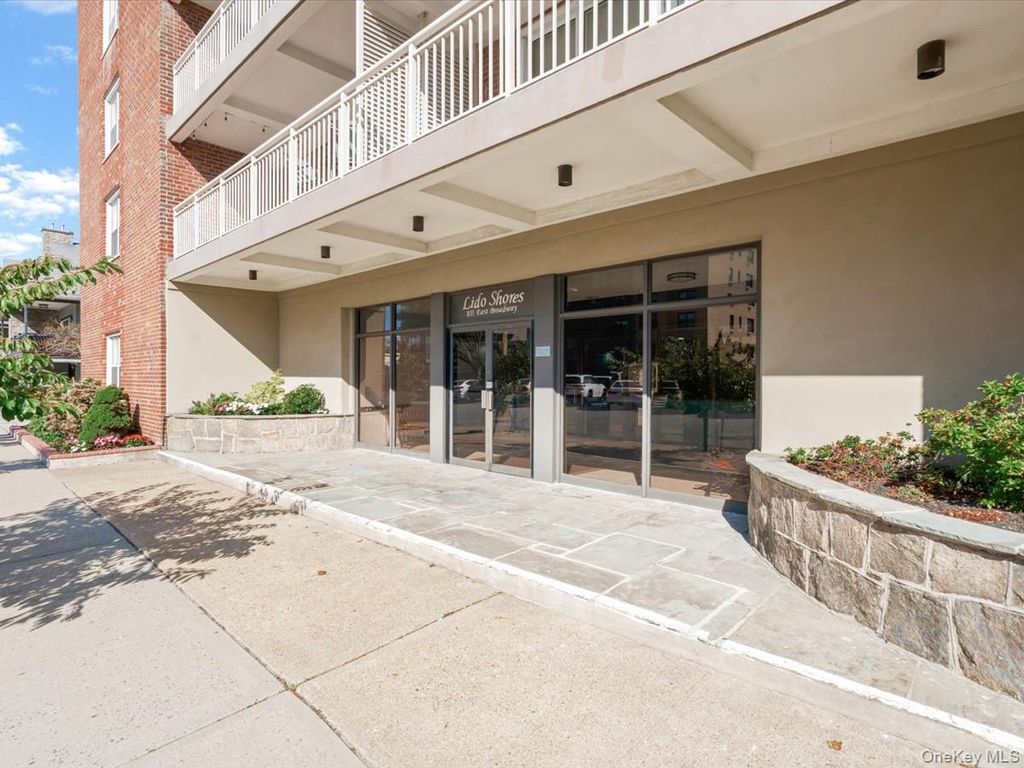 855 E Broadway 6H, Long Beach, NY 11561 — exterior
