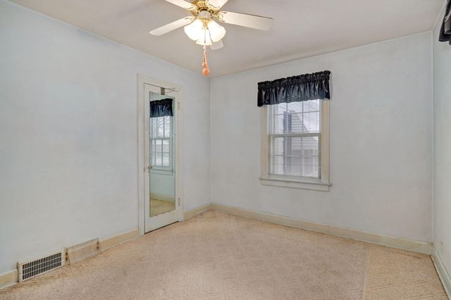 1128 S Stewart Avenue, Springfield, MO 65804