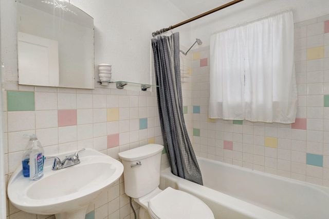 1128 S Stewart Avenue, Springfield, MO 65804