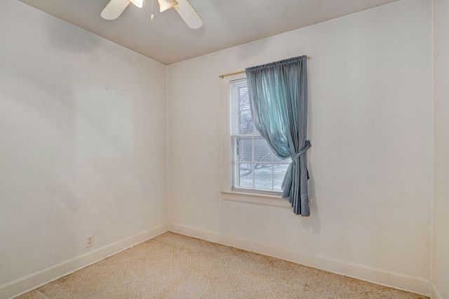 1128 S Stewart Avenue, Springfield, MO 65804