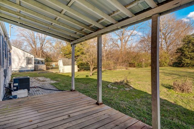 1128 S Stewart Avenue, Springfield, MO 65804