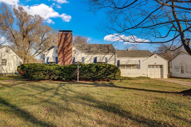 1128 S Stewart Avenue, Springfield, MO 65804