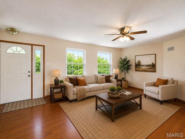 8253 Jackson School Road, Bloomsdale, MO 63627