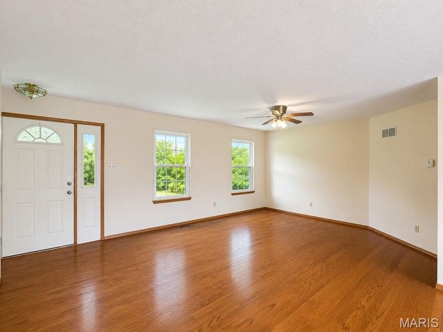 8253 Jackson School Road, Bloomsdale, MO 63627