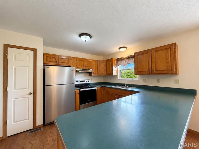 8253 Jackson School Road, Bloomsdale, MO 63627
