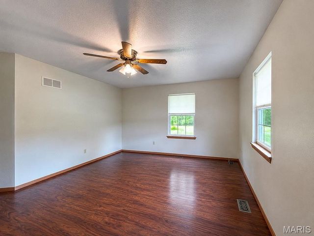 8253 Jackson School Road, Bloomsdale, MO 63627