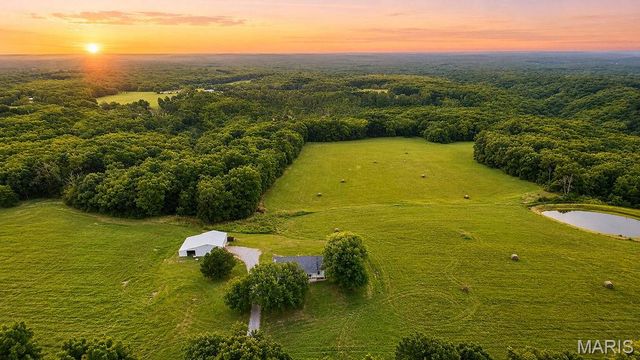 8253 Jackson School Road, Bloomsdale, MO 63627