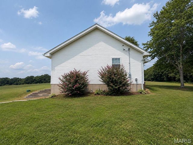 8253 Jackson School Road, Bloomsdale, MO 63627