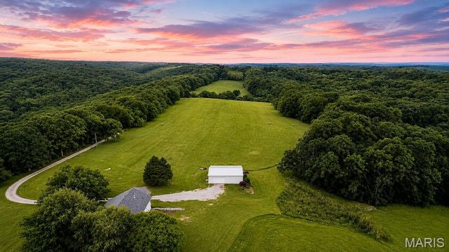 8253 Jackson School Road, Bloomsdale, MO 63627