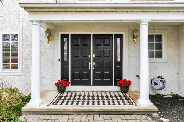1 Vanderveer Dr, Bernards Twp., NJ 07920