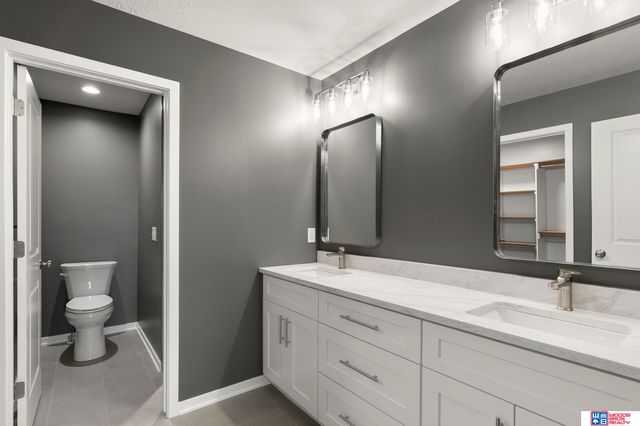 10111 S 78th Street, Lincoln, NE 68516