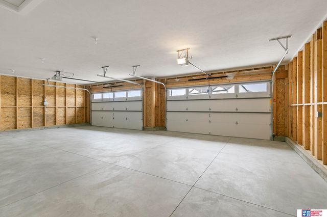 10111 S 78th Street, Lincoln, NE 68516