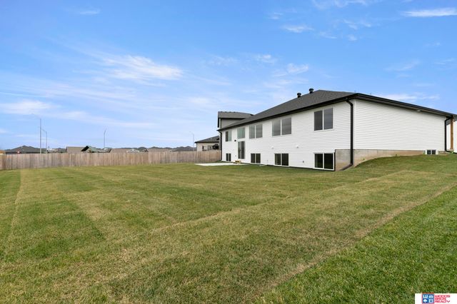 10111 S 78th Street, Lincoln, NE 68516