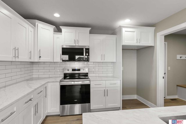 10111 S 78th Street, Lincoln, NE 68516