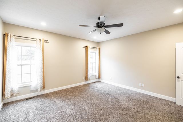 525 Bridle Path Ln, Hartsville, TN 37074