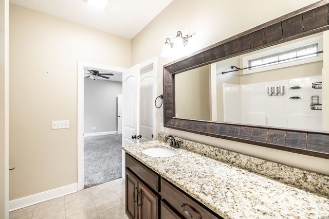 525 Bridle Path Ln, Hartsville, TN 37074