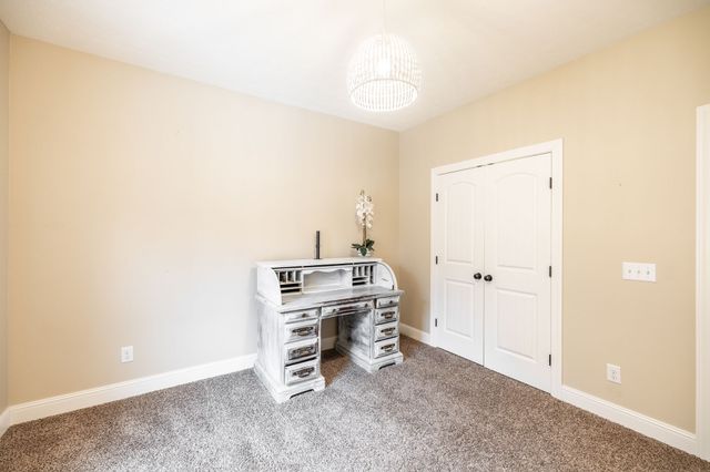 525 Bridle Path Ln, Hartsville, TN 37074