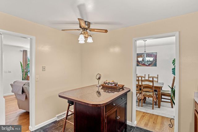 369 HIVNER RD, Harrisburg, PA 17111