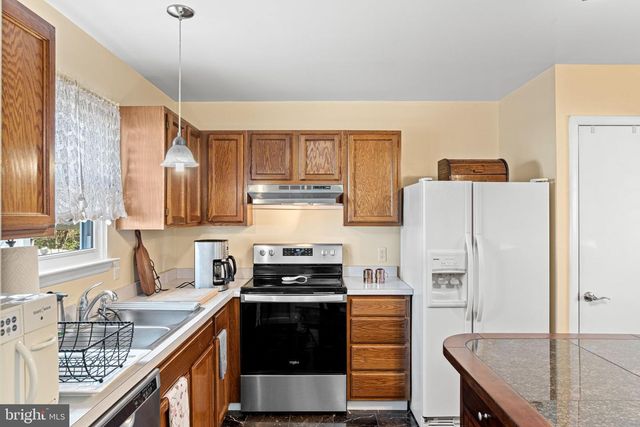 369 HIVNER RD, Harrisburg, PA 17111