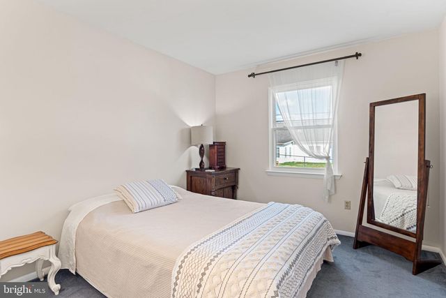 369 HIVNER RD, Harrisburg, PA 17111