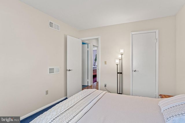 369 HIVNER RD, Harrisburg, PA 17111