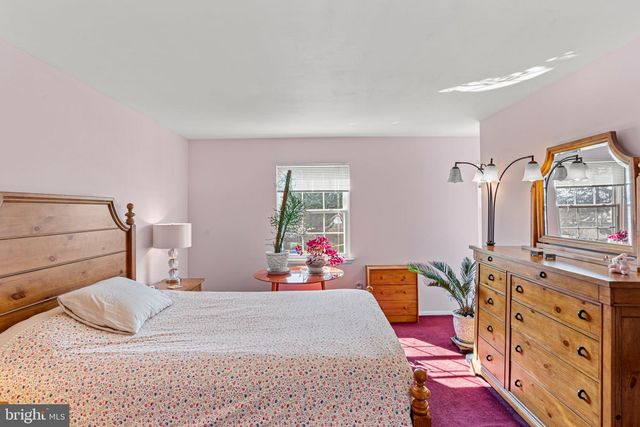 369 HIVNER RD, Harrisburg, PA 17111