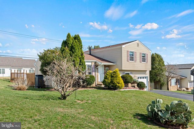 369 HIVNER RD, Harrisburg, PA 17111