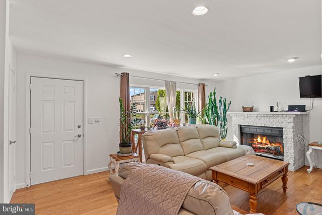 369 HIVNER RD, Harrisburg, PA 17111