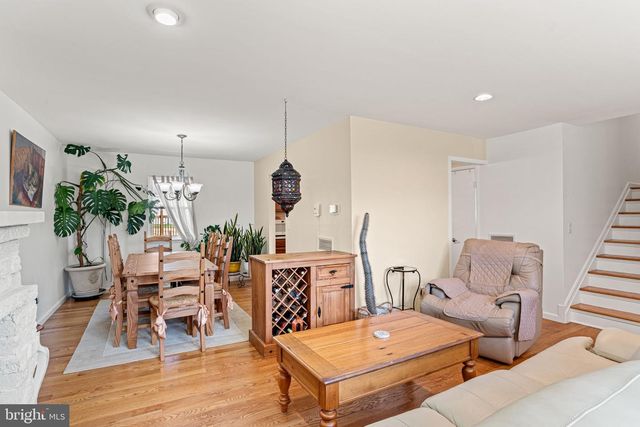 369 HIVNER RD, Harrisburg, PA 17111