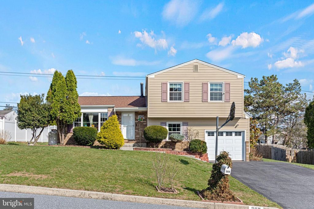 369 HIVNER RD, Harrisburg, PA 17111