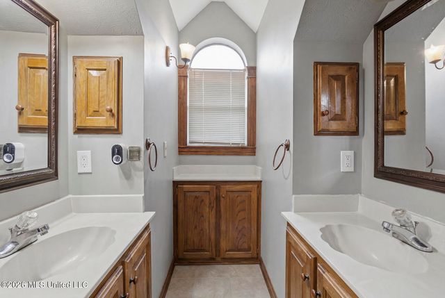 443 Woodlands Circle, Brandon, MS 39047