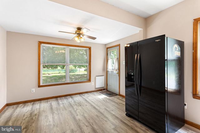 140 ALBANY AVE, Barrington, NJ 08007