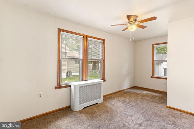 140 ALBANY AVE, Barrington, NJ 08007