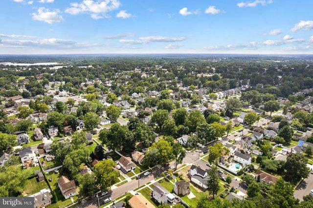 140 ALBANY AVE, Barrington, NJ 08007
