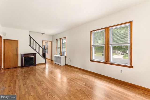 140 ALBANY AVE, Barrington, NJ 08007
