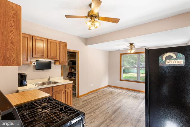 140 ALBANY AVE, Barrington, NJ 08007